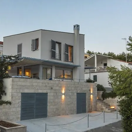 Villa Silver